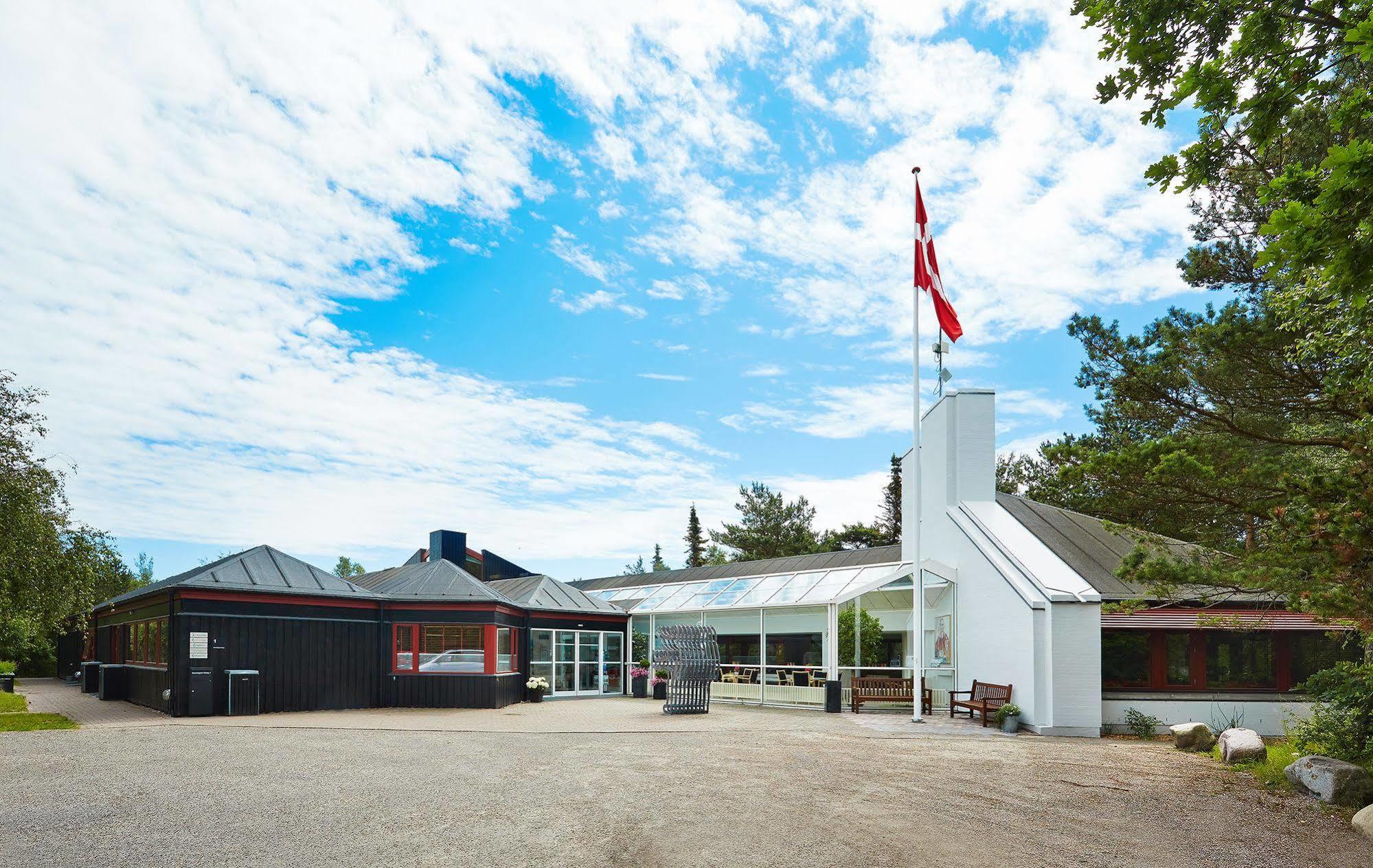 Dronningens Ferieby Hotel Grenaa Exterior photo